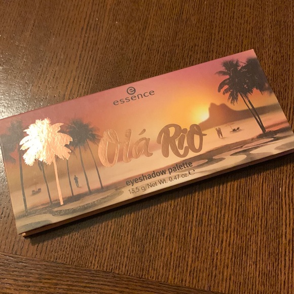 essence Eyeshadow Palette - 04 Olá Rio - Picture 5 of 5